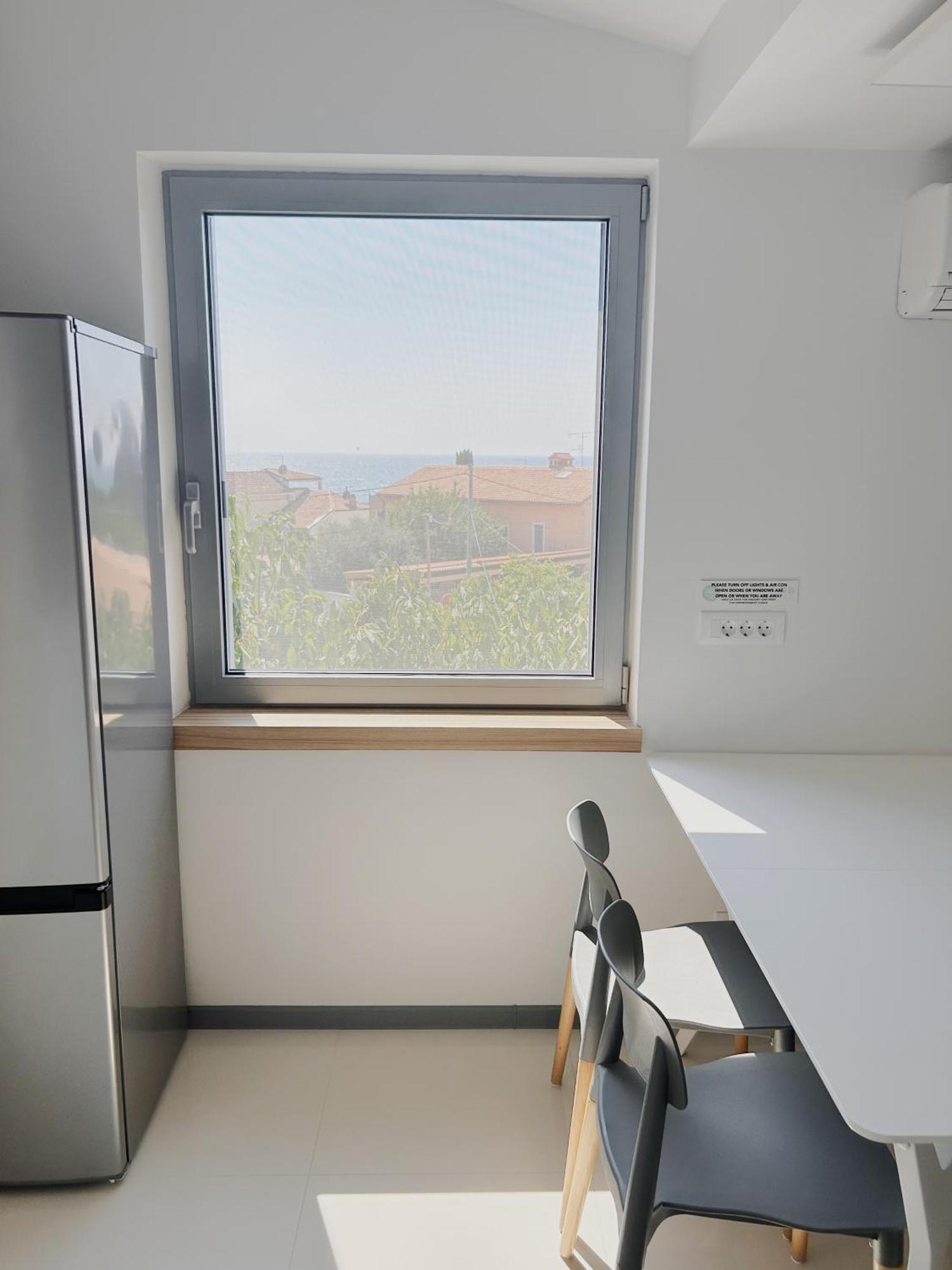 Sunny House Apartman Zambratija Kültér fotó