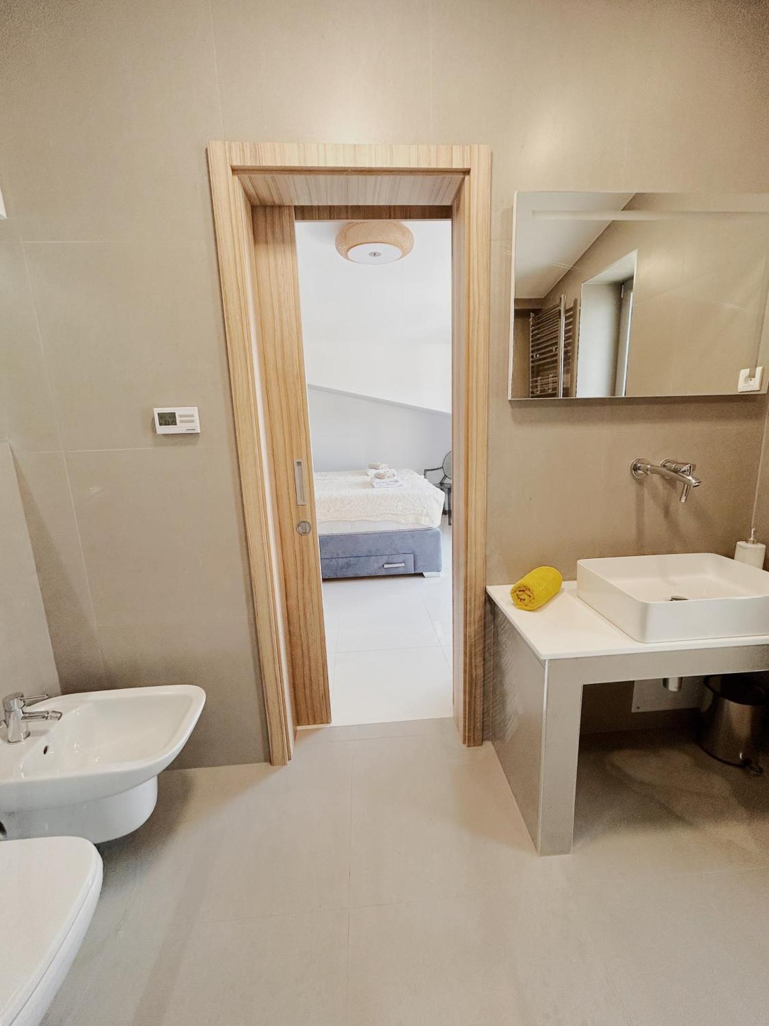 Sunny House Apartman Zambratija Kültér fotó