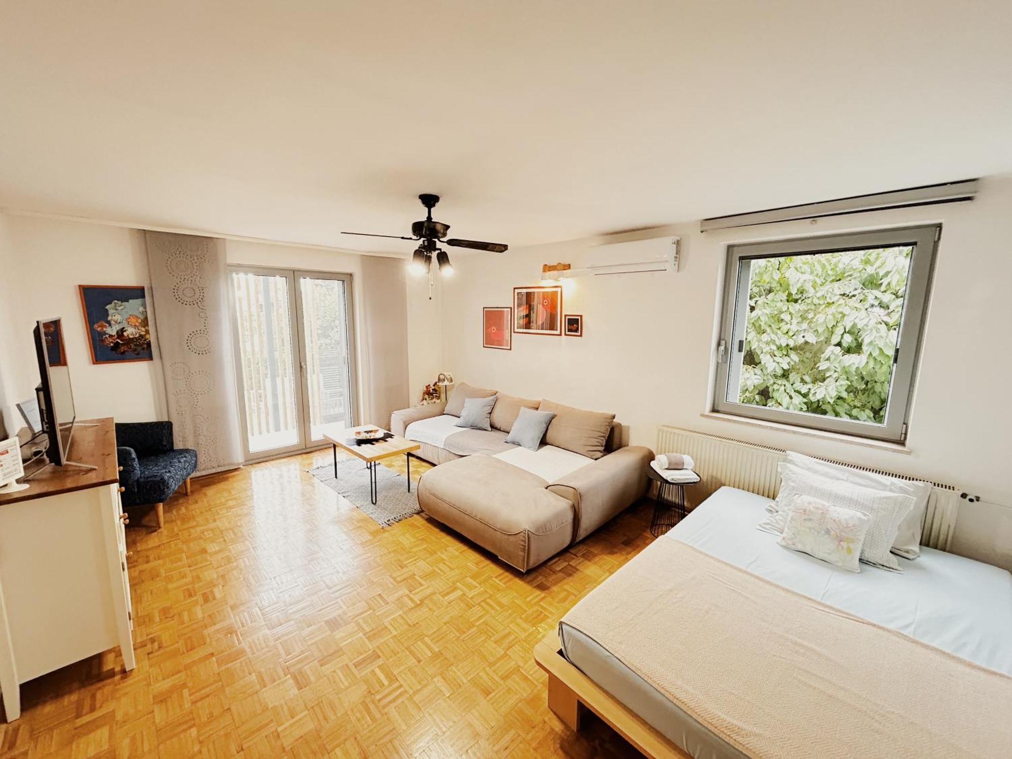Sunny House Apartman Zambratija Kültér fotó