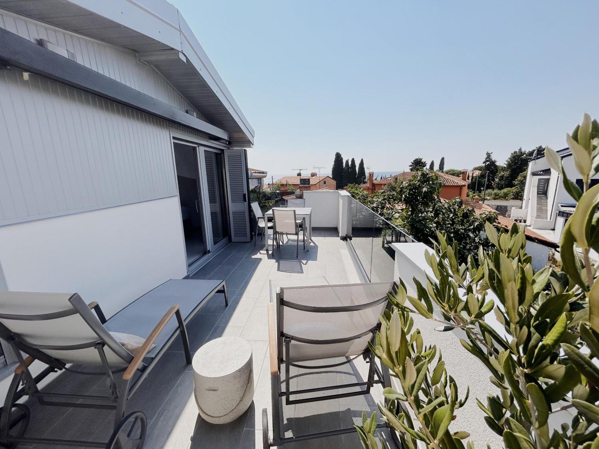 Sunny House Apartman Zambratija Kültér fotó